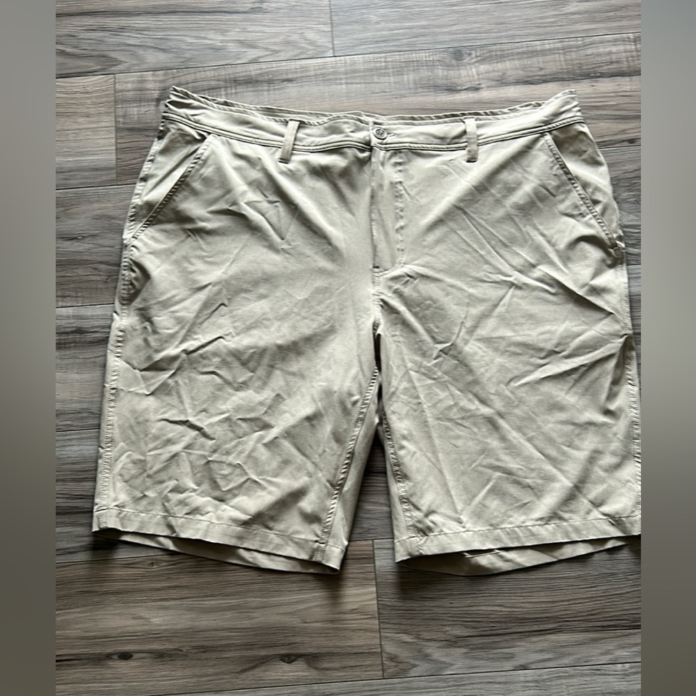 Men's Flat Front Shorts in Khaki